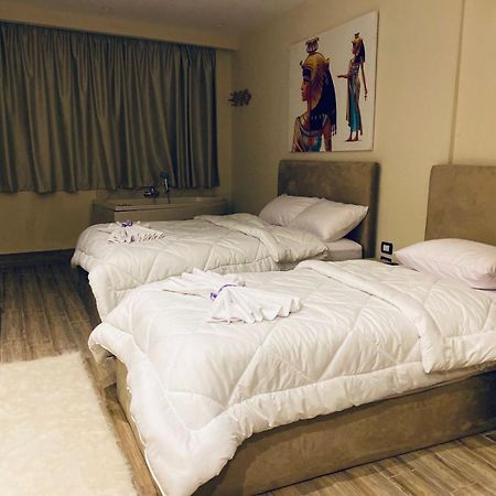 Majestic View Pyramids Inn Kafrat al Jabal Bagian luar foto
