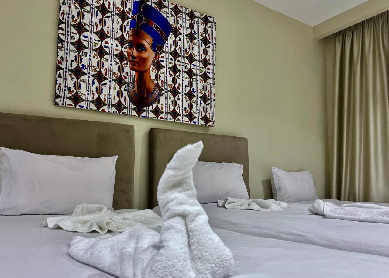 Majestic View Pyramids Inn Kafrat al Jabal Bagian luar foto